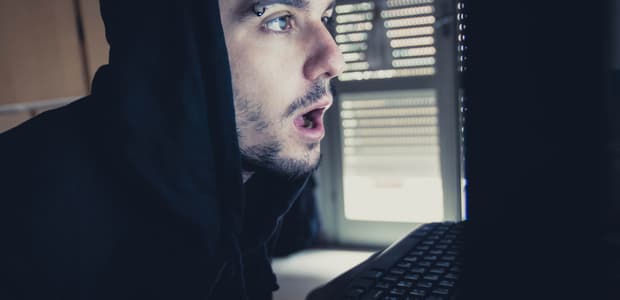 Pornoherci budú mať home office!