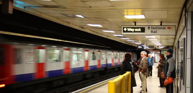 Ktoré mesto ako prvé na svete začalo používať metro?