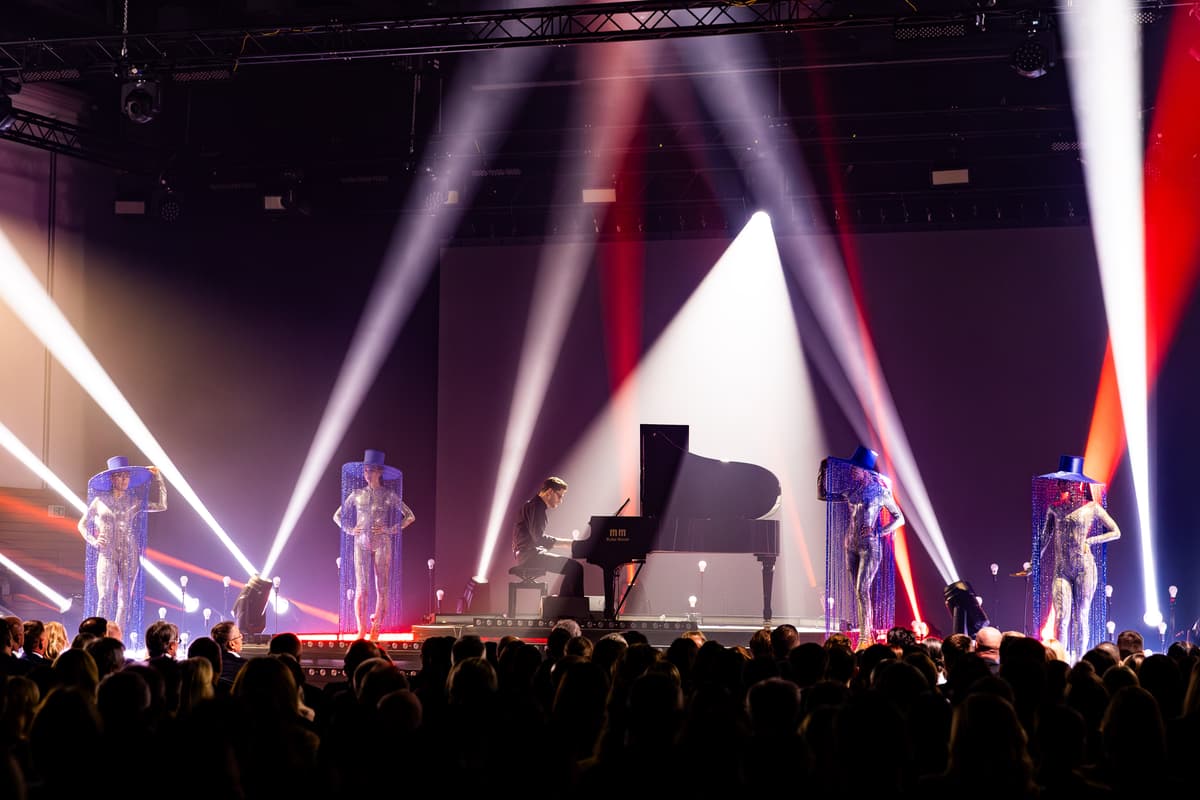 Michal Mrocek premenil Bratislavský hrad na veľkolepú klavírnu show