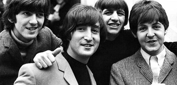 Prvú zmluvu Beatles z roku 1961 vydražili za vyše 90.000 dolárov