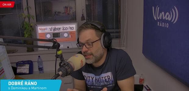 Drogovo závislé papagáje robia problémy