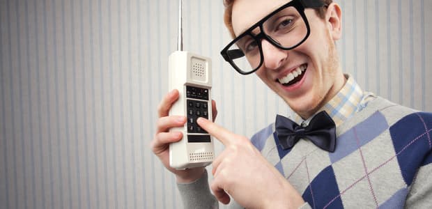 Dajte si ruku do nohavíc a gratulujte. Mobilný telefón oslavuje 46. narodeniny
