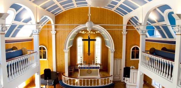 Šok v kostole! Reverend si užíval sexuálne radovánky priamo na oltári