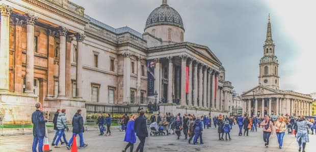 Socha tejto legendy bola odhalená na londýnskom Trafalgarskom námestí!